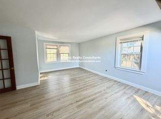 256 Lowell Ave #Penthouse, Newtonville, MA 02460