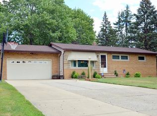 8295 Wright Rd, Broadview Heights, OH 44147