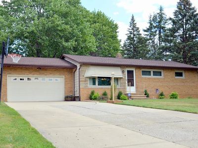 8295 Wright Rd, Broadview Heights, OH, 44147