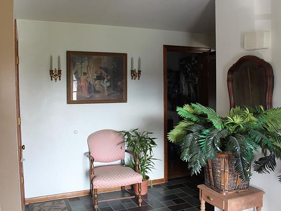2nd image of 113 Sherwood Dr