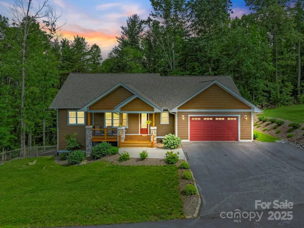 158 Jonathan Ln, Hendersonville, NC 28792