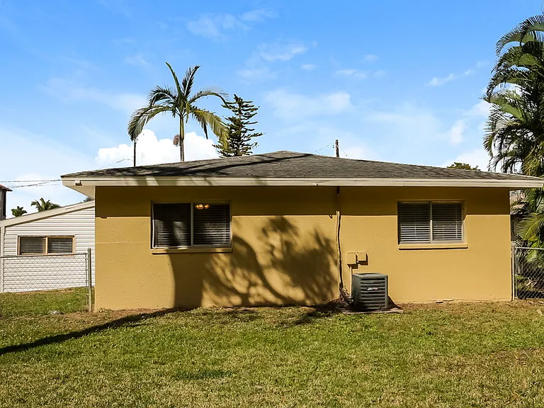 13115 Caribbean Blvd — Photo 19