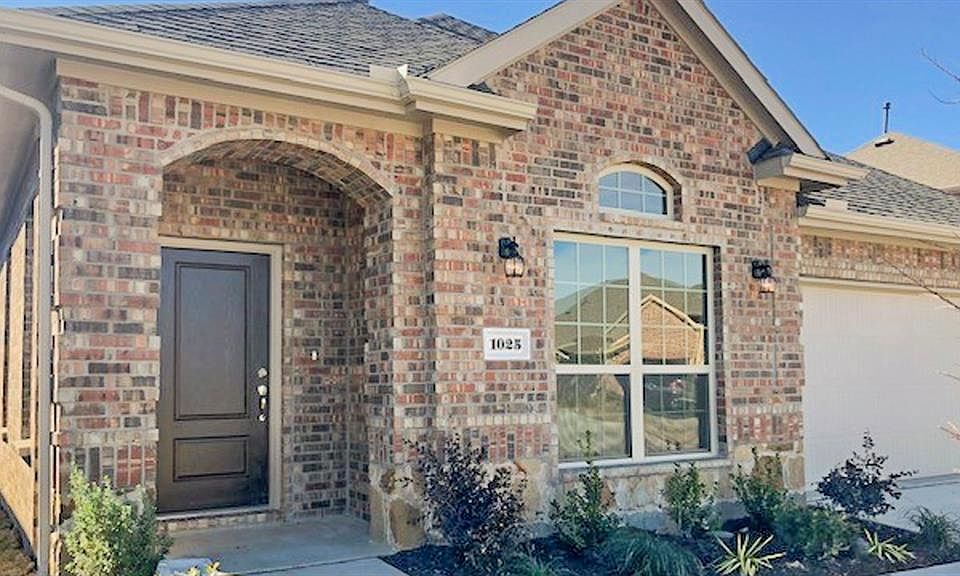 1st image of 1025 Bluebird Way