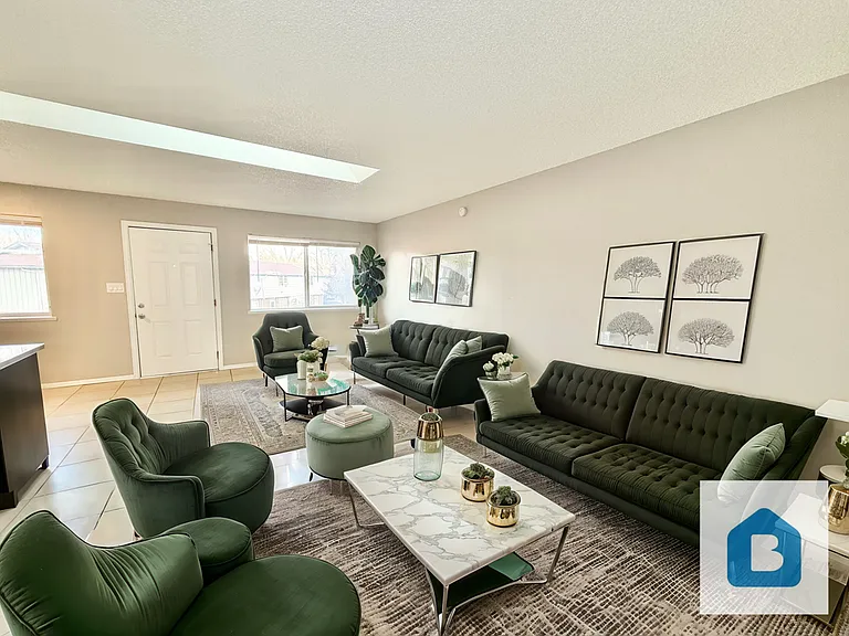 918-922 Teal Ct. — Photo 6