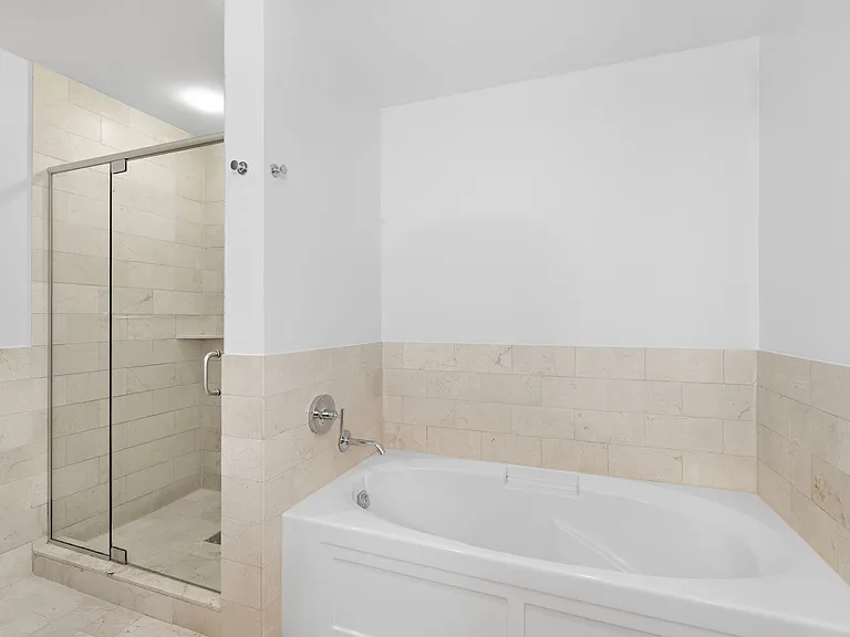 1125 Maxwell Ln #222 — Photo 13