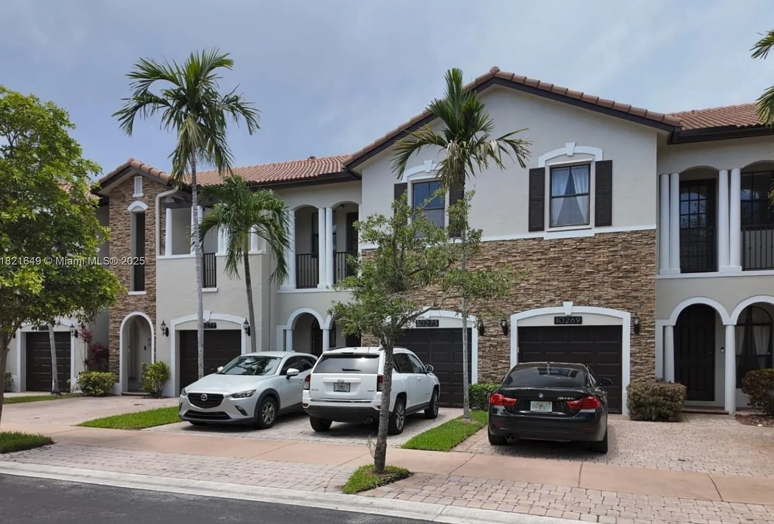 3 bed, 1838 sqft, $3,850 — Photo 1