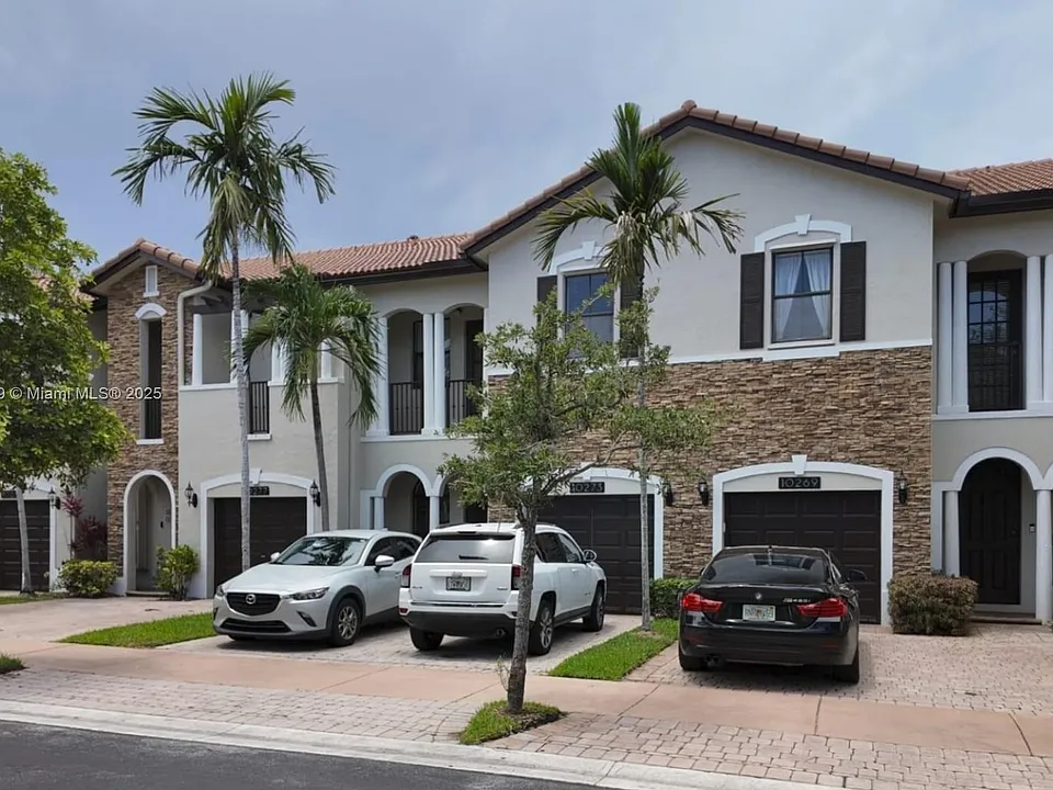 10269 NW 32nd Ter