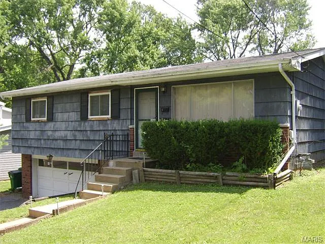 1214 Elm Dr photo 1