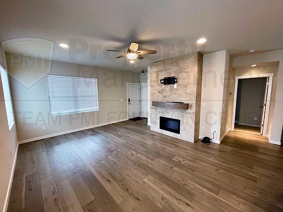 4-7570 Caboodle Way - Living_03282022