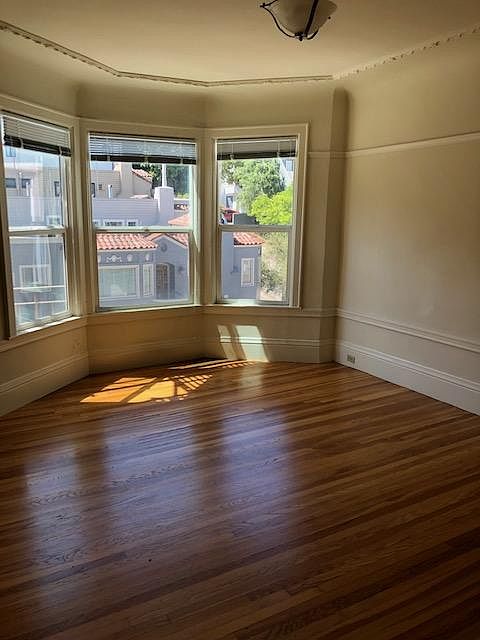 1st image of 920 Bay St APT 4