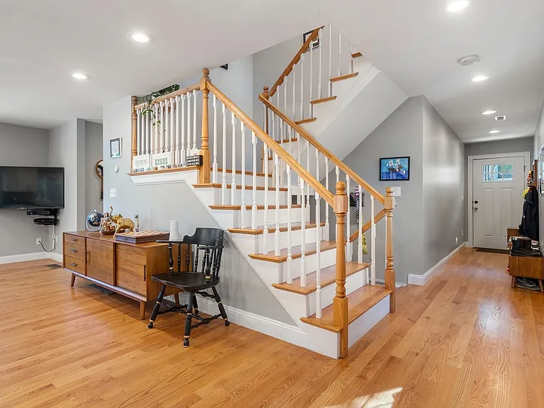 28 Park Ave — Photo 10