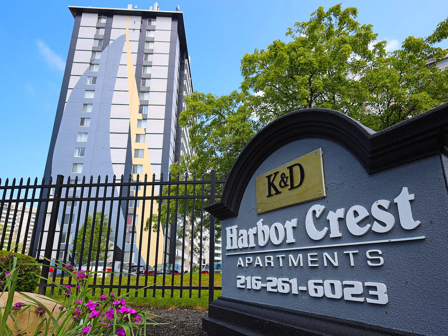 Harbor Crest — Photo 1