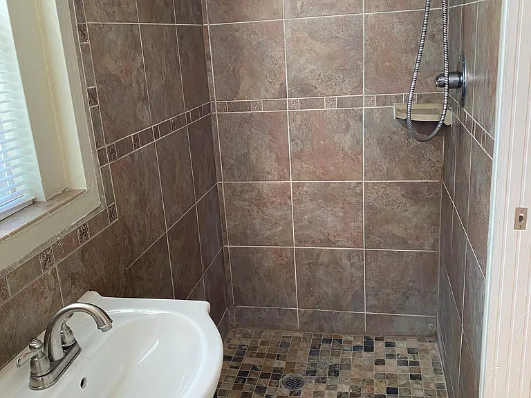 2516 N St #4 — Photo 8