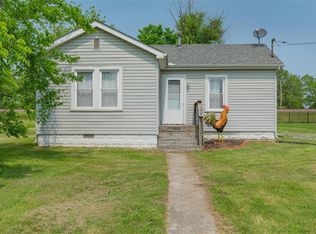 802 Randall Dr, Brighton, IL 62012