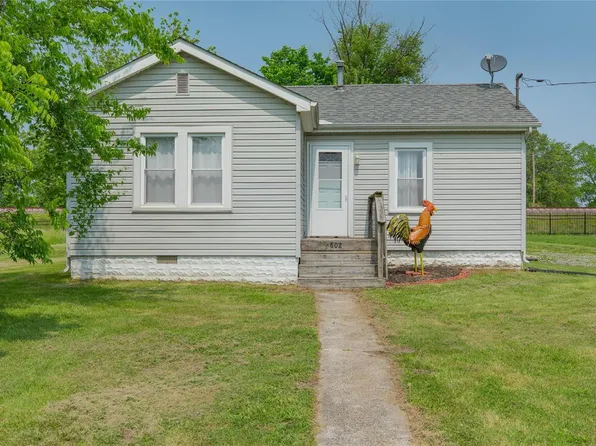802 Randall Dr, Brighton, IL 62012