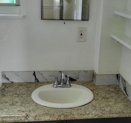 4th image of 405 1/2 Vine Ave #B