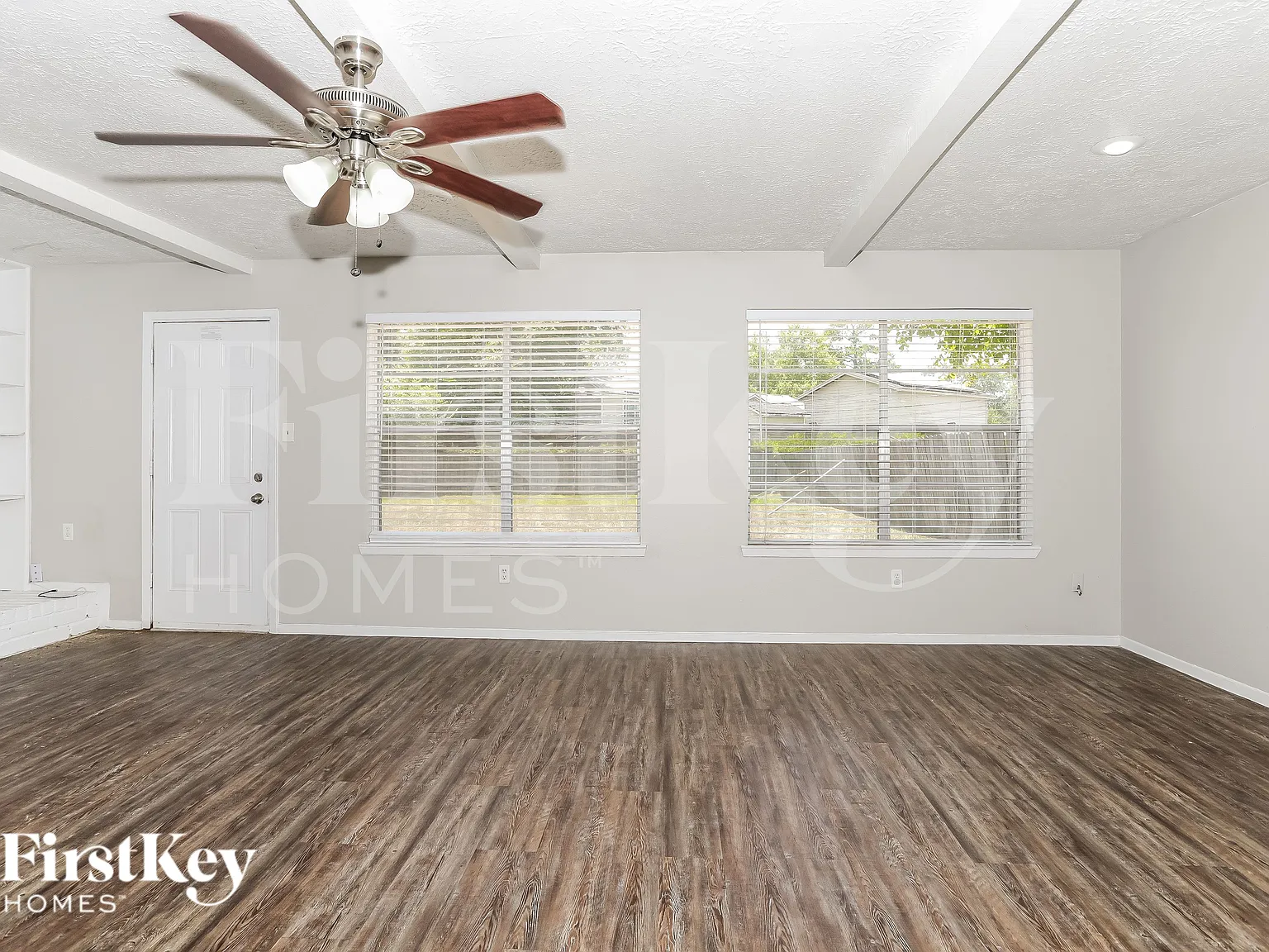 3 bed, 2.0 bath, 1646 sqft, $1,570 — Photo 2