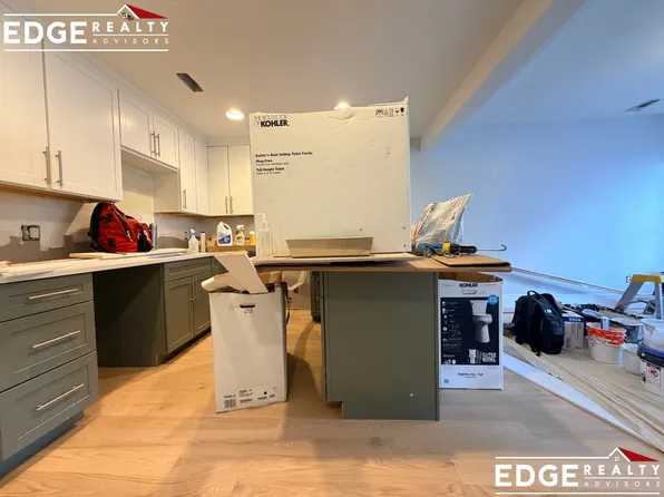 110 Coolidge Hl #4, Watertown, MA 02472