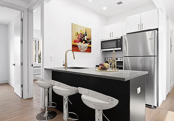 5th image of 22 E 212th St #2E