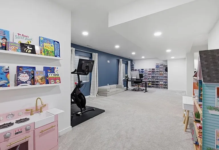 9747 N Ashgrove Ln — Photo 24