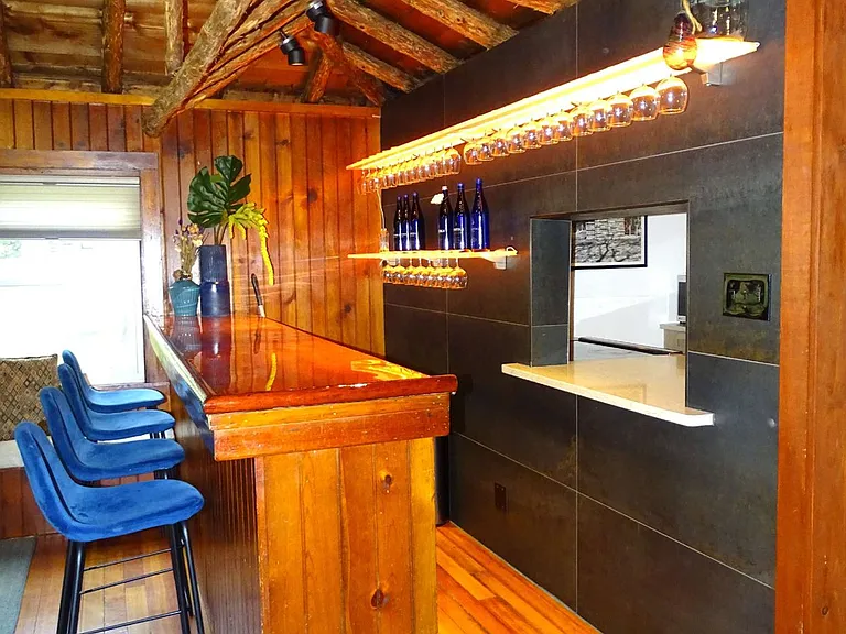 Building's Lounge