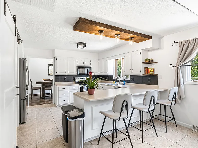 1720 Ridge Hill Ln #1 — Photo 3