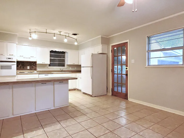 6249 Tennyson Dr — Photo 5