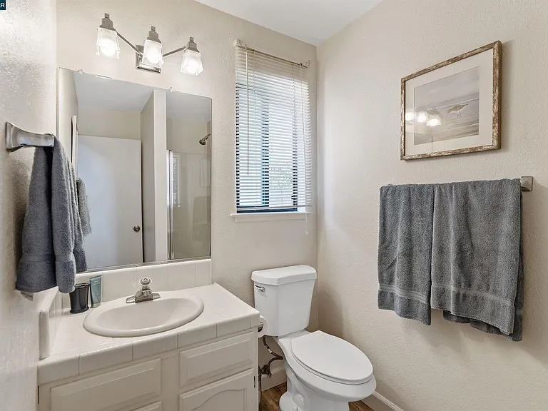 402 Watson St #5 — Photo 9