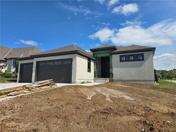 10319 W 151st Ter, Overland Park, KS 66221