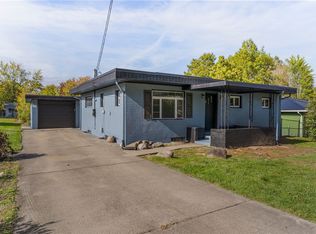 2206 Carolyn St, Hermitage, PA 16148