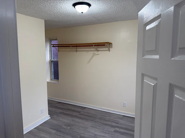 318 E Division St #2 — Photo 6