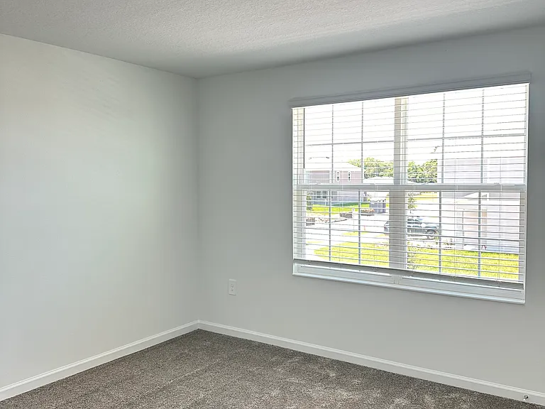 4039 Ambrose Ave — Photo 20