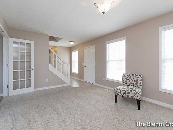 5th image of 2205 Beatrice Dr NE