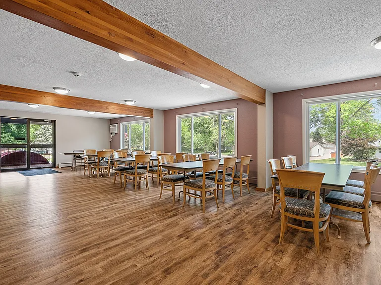 Golden Meadows Apartments — Photo 22