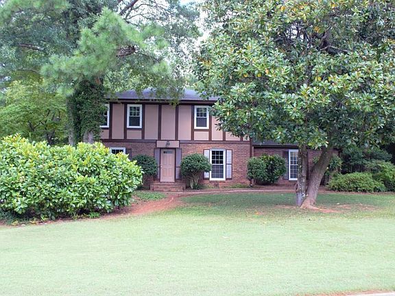 3rd image of 390 Stonebridge Dr