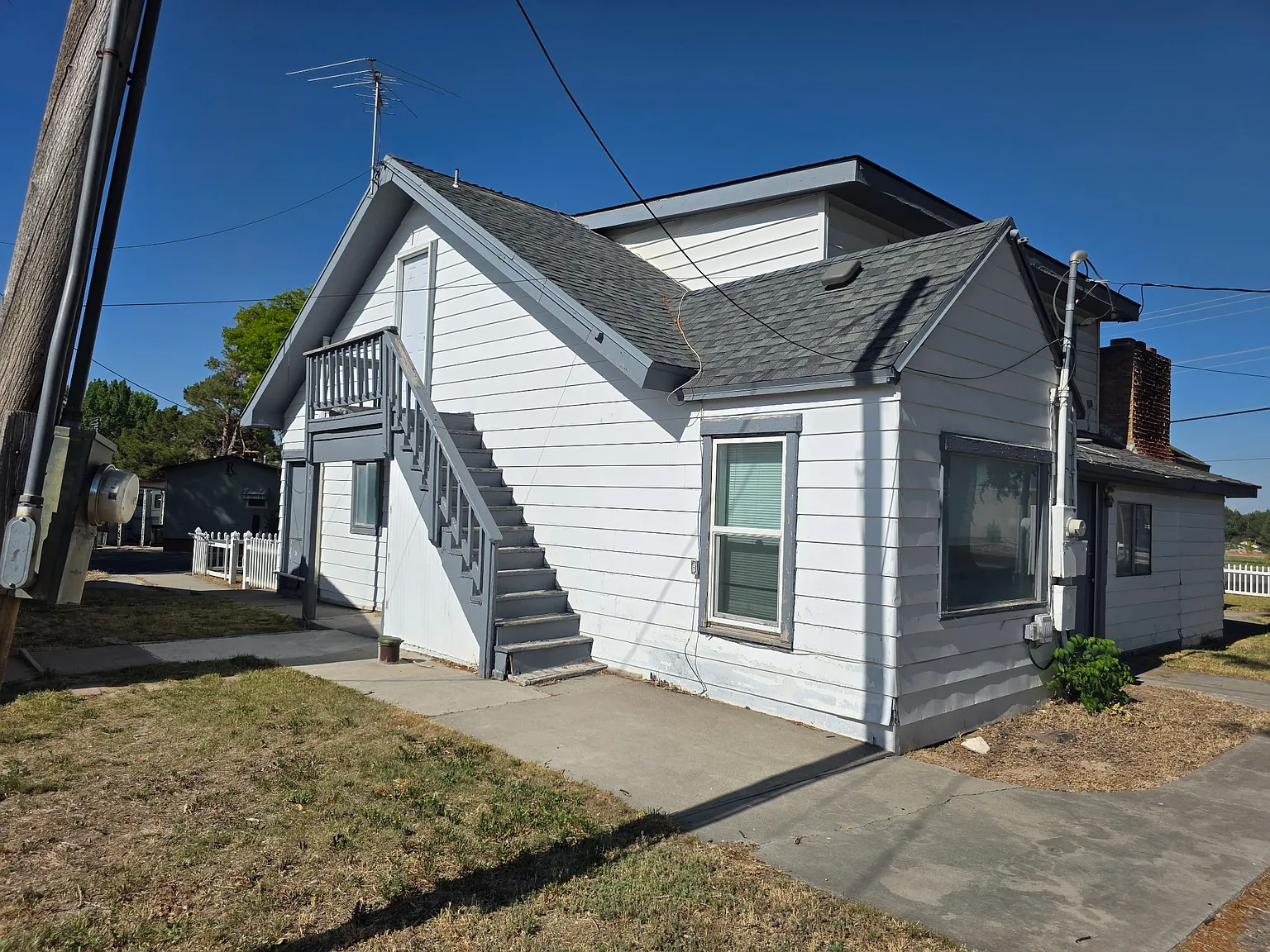 4 bed, $2,000 — Photo 2