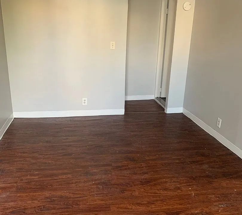 280 Hawthorne Ave