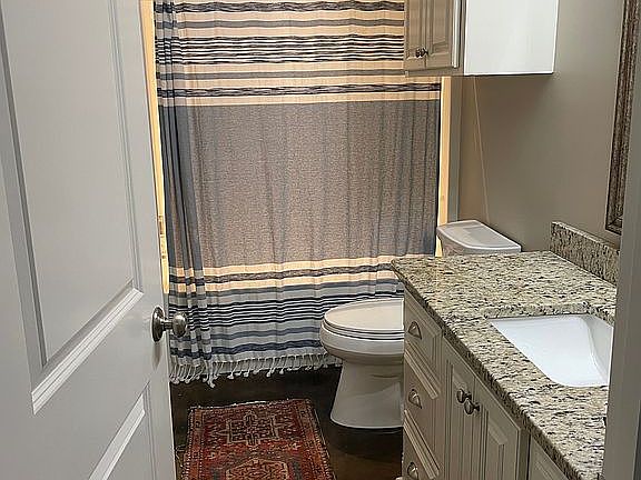 5th image of 6831 Anderson Ln