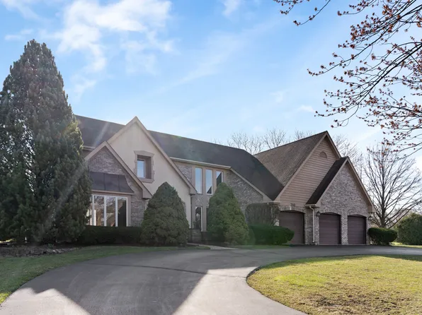 700 Claire Ln, Prospect Heights, IL 60070