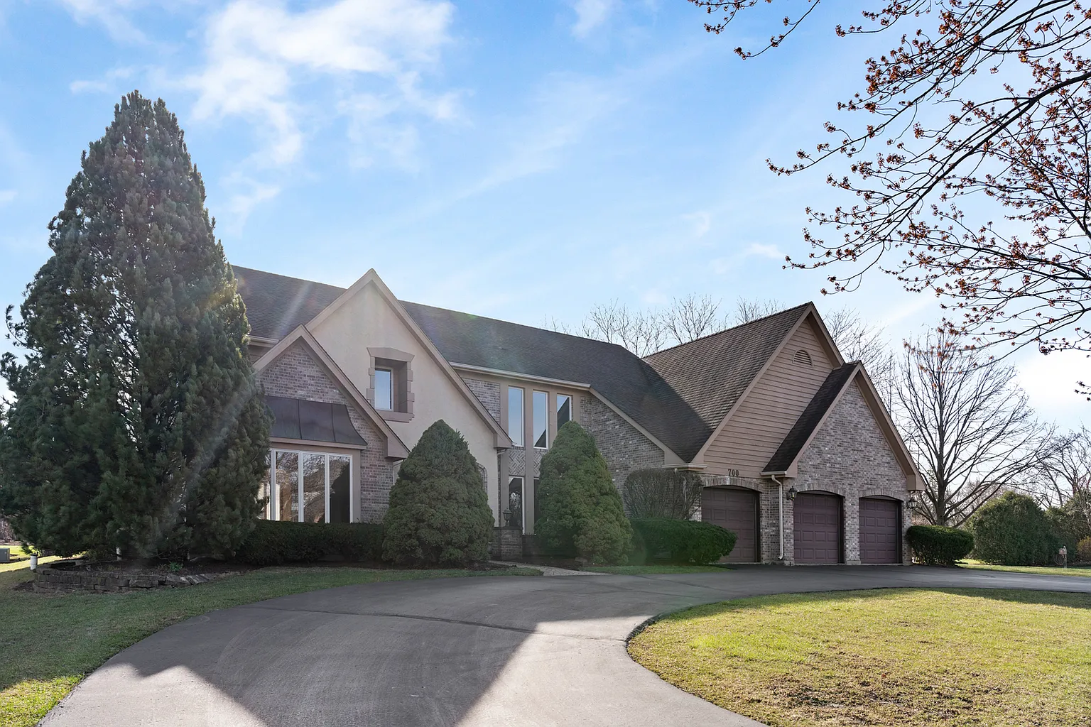 700 Claire Ln photo 1
