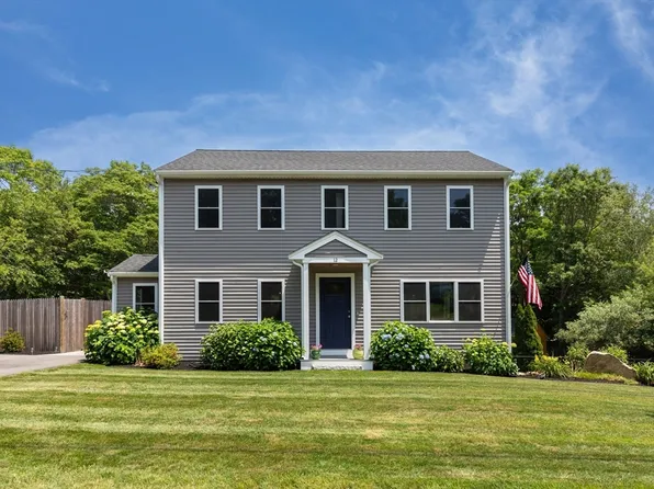 12 Columbia Rd, Plymouth, MA 02360