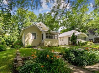 420 33rd St NE, Cedar Rapids, IA 52402