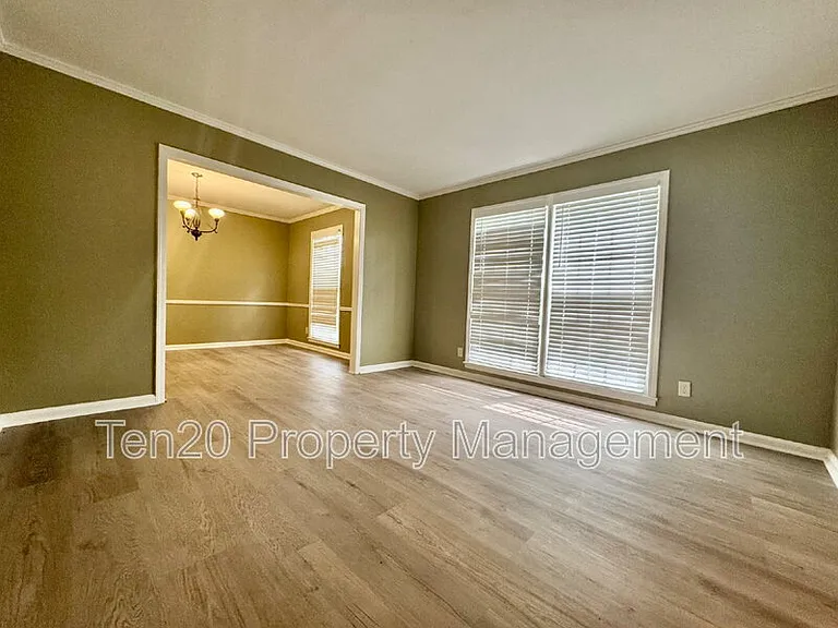 5953 Windsor Dr — Photo 9