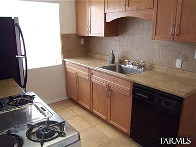 3rd image of 3932 E Poe St