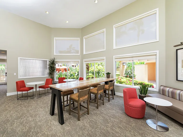 Stanford Court Apartments — Photo 10