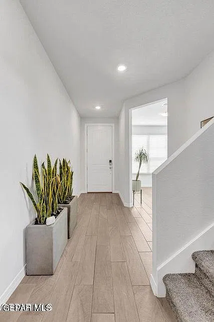 3 bed, 2.5 bath, 2658 sqft, $2,100 — Photo 3
