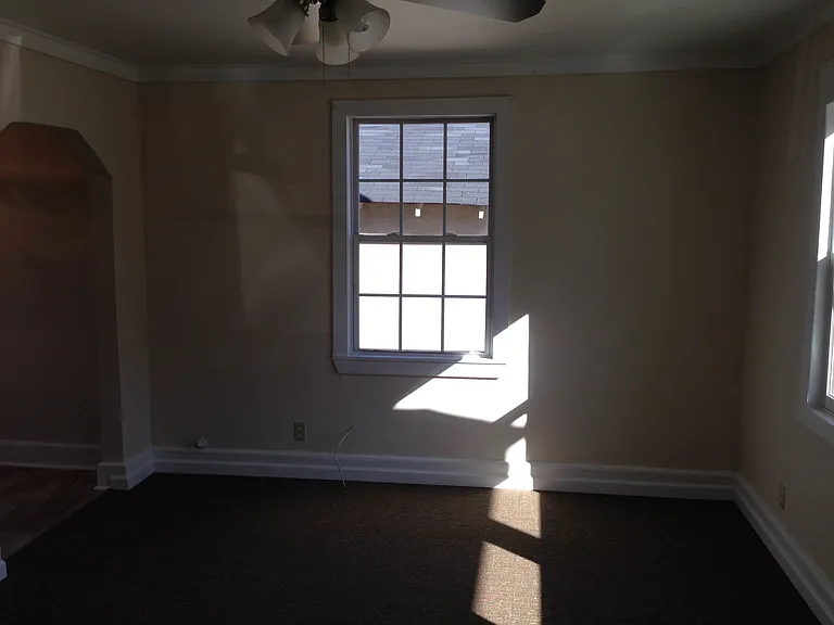 206 Byron Hurst St — Photo 3