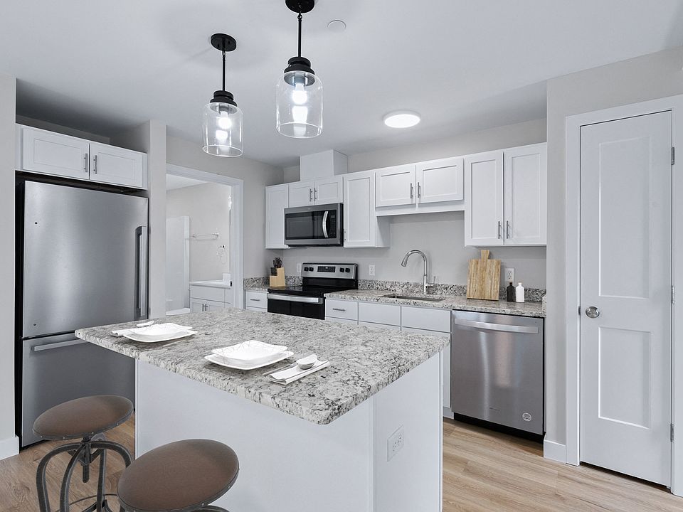 Hackamore North Apartments 28 Hackamore Ave Scarborough ME Zillow