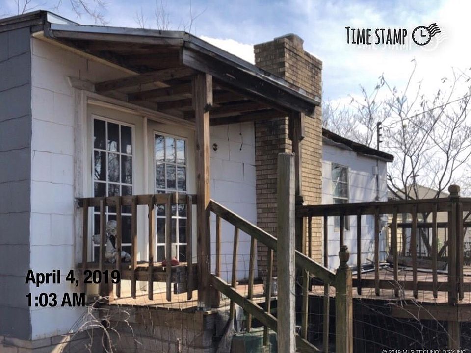 2nd image of 1602 N Columbia Pl