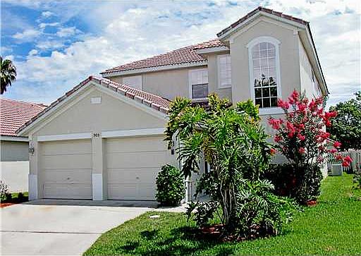 1st image of 905 Glen Abbey Cir
